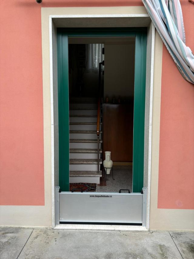 Paratia in alluminio anti-allagamento  LARGHEZZA 0-100  altezza 25 cm.
